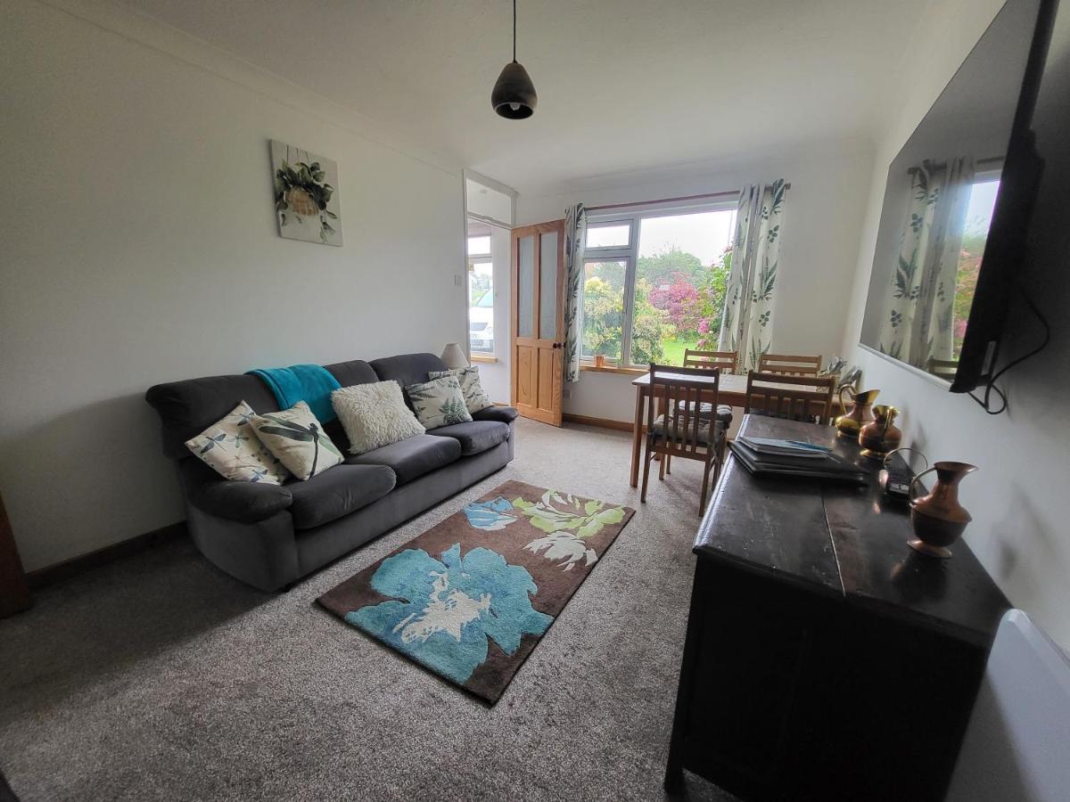 A Great Place For You And Your Dog To Stay Falmouth Exterior photo